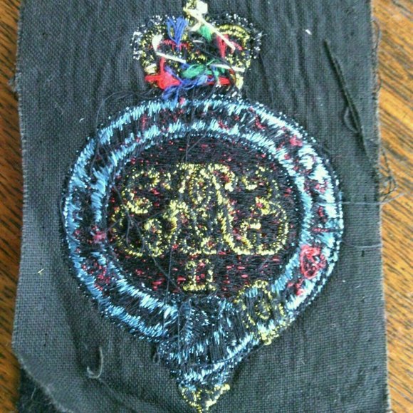 Vintage Royal Grenadier Guards Embroidered Gold Silver Blazer Badge Pocket Patch - Picture 7 of 16